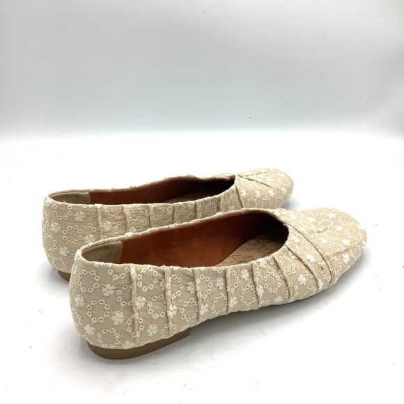Korks Palmer Beige White Floral Eyelet Slip On  Flats 7 - Picture 7 of 12